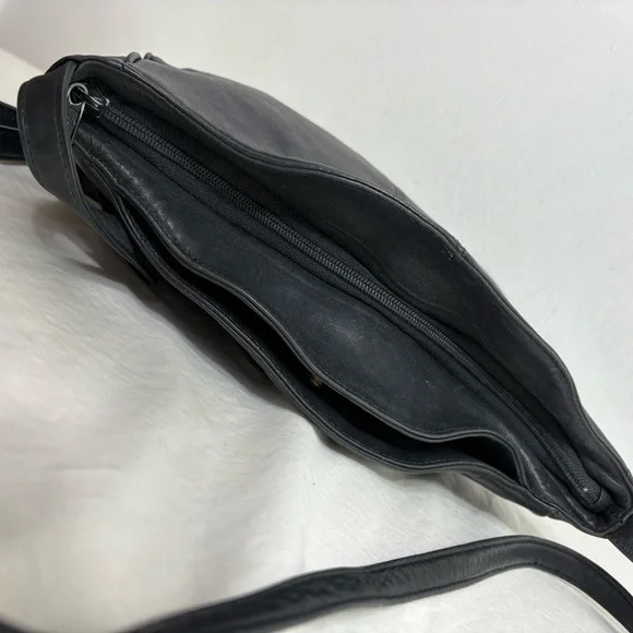 ETIENNE AIGNER Vintage Embossed Big Logo Minimalist Leather Crossbody Bag Purse - Picture 7 of 16